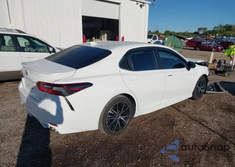 2024 Toyota Camry Se z USA, uszkodzony, nr VIN 4T1G11BK4RU119610